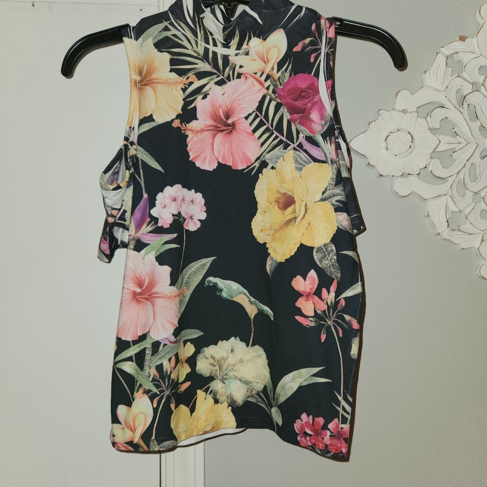 Gaze Womens Top~ 3️⃣ for $20